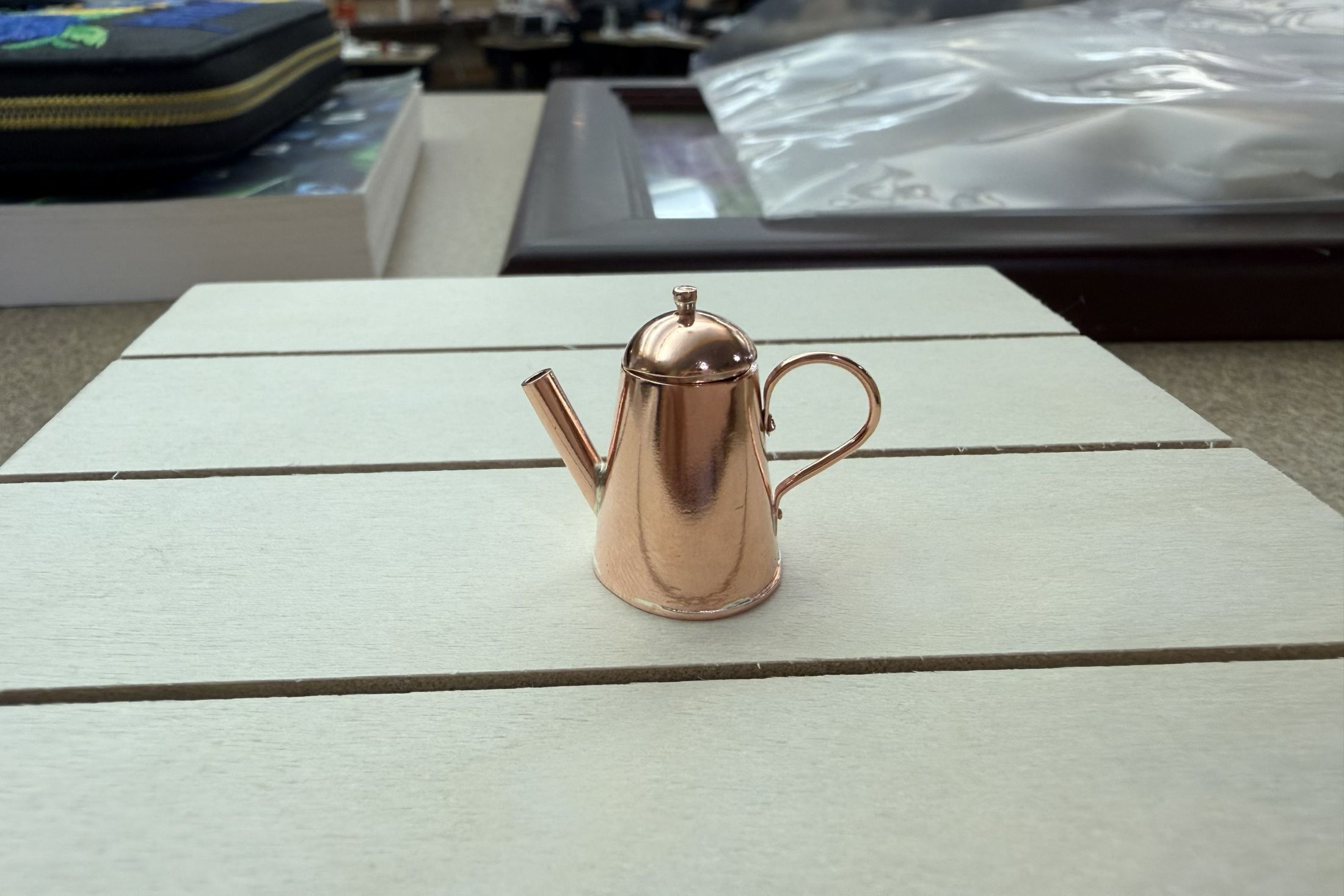Copper pot miniature created by Sophia Perdikaris under the instruction of Marie Louise Markhorst