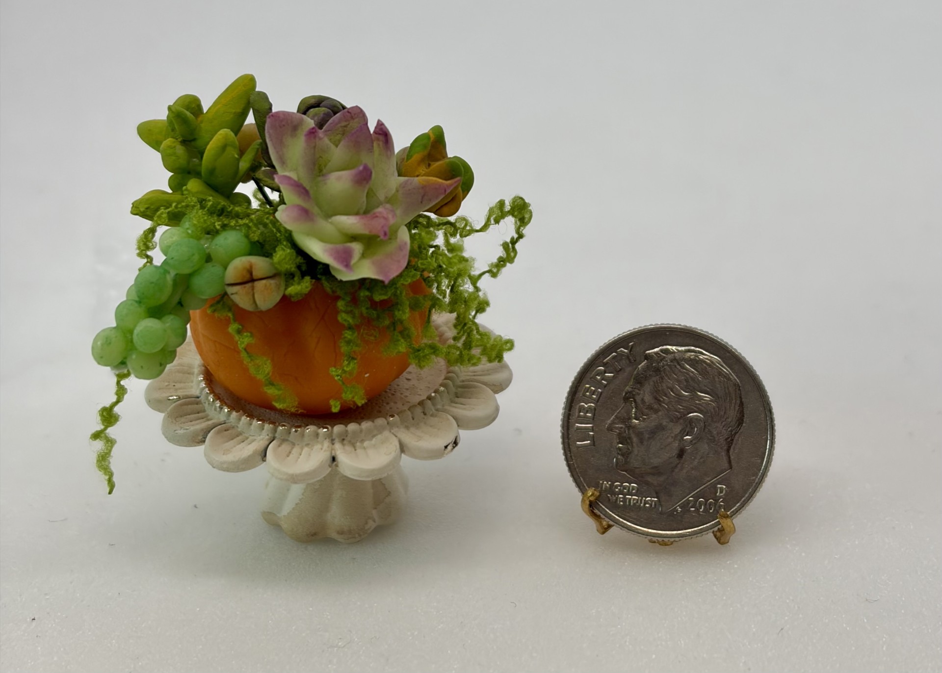 Miniature pumpkin and succulent centerpiece created by Linda Kohlstaedt under the instruction of IGMA fellow Mariella Vitale